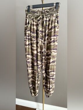 Ci Sono Camo Jogger Pants Smocked Waist Drawstring Casual Lounge Army Print M